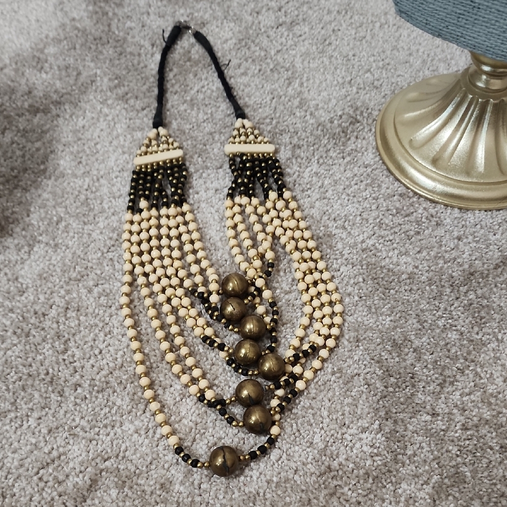 Vintage Black and Cream Beaded Necklace - Picture 2 of 3